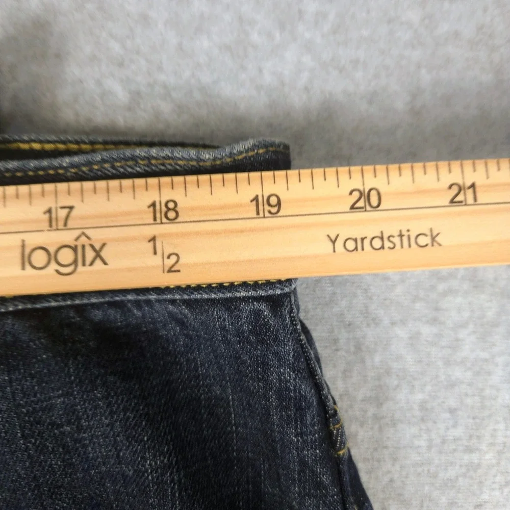 Levis levis 569